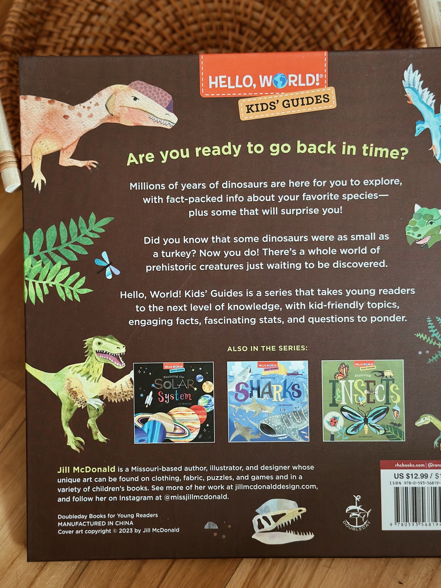 Hello, World! Kids’ Guides: Exploring Dinosaurs