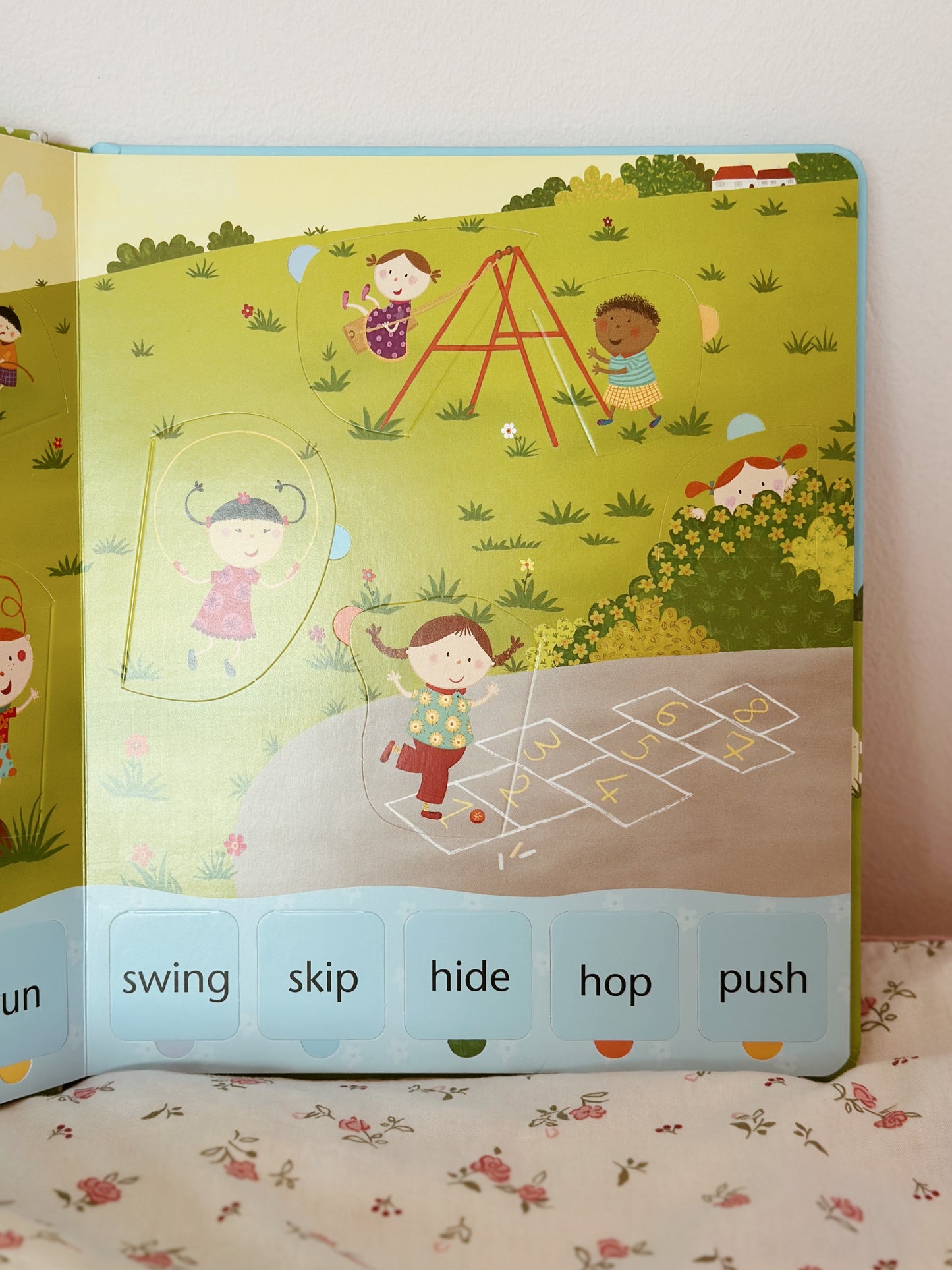 Lift the flap - Word Book